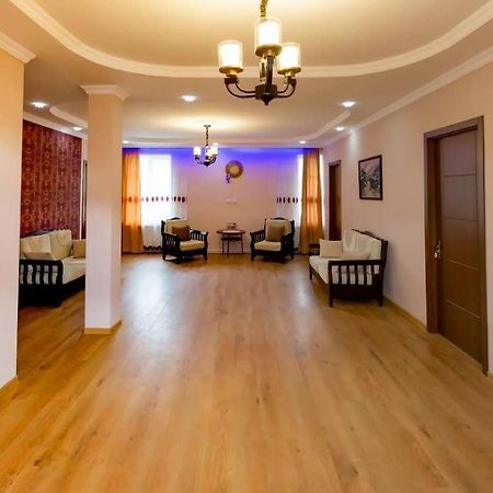 Guest House Sandro Kazbegi Bagian luar foto