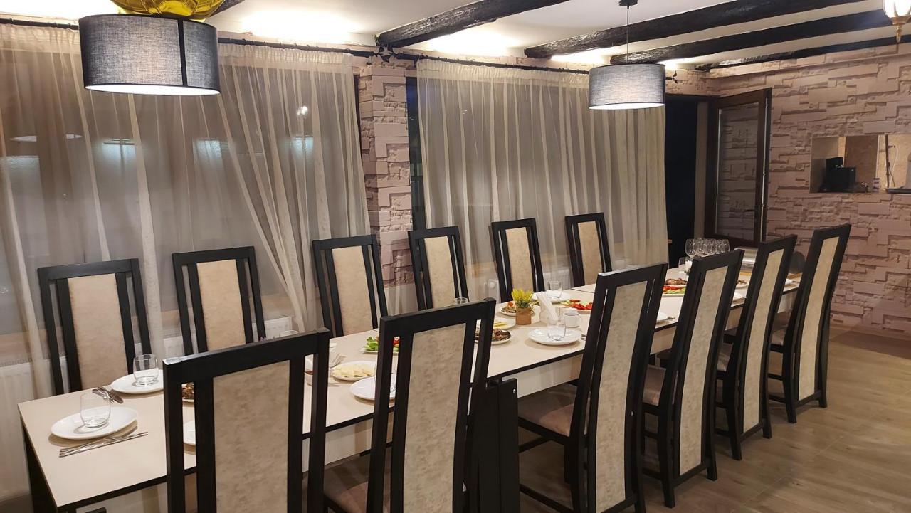 Guest House Sandro Kazbegi Bagian luar foto