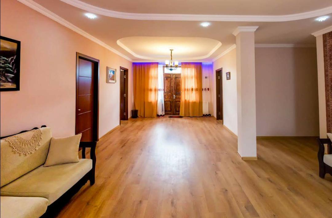 Guest House Sandro Kazbegi Bagian luar foto