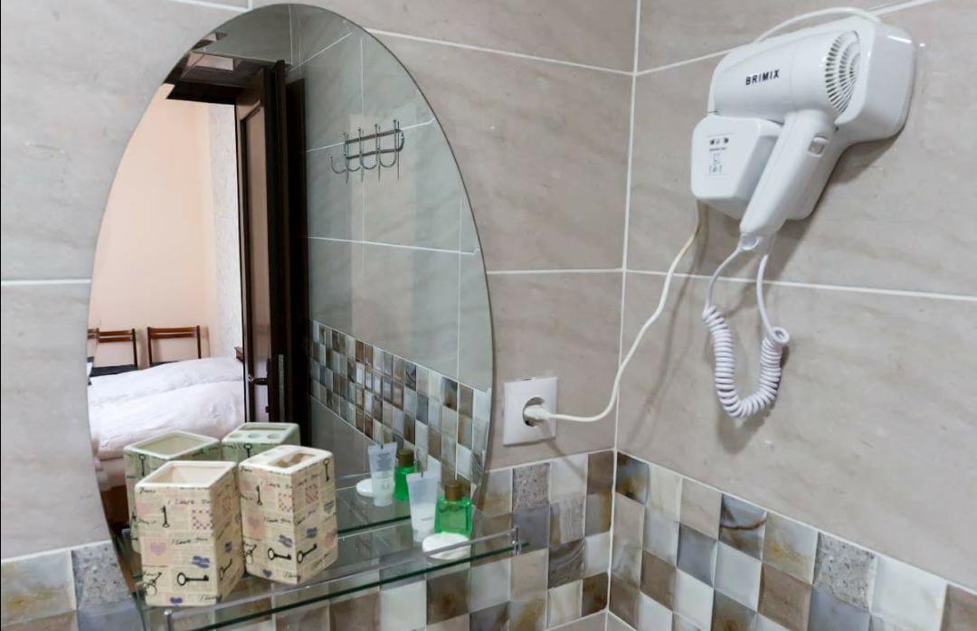 Guest House Sandro Kazbegi Bagian luar foto