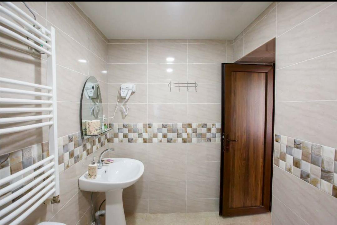 Guest House Sandro Kazbegi Bagian luar foto