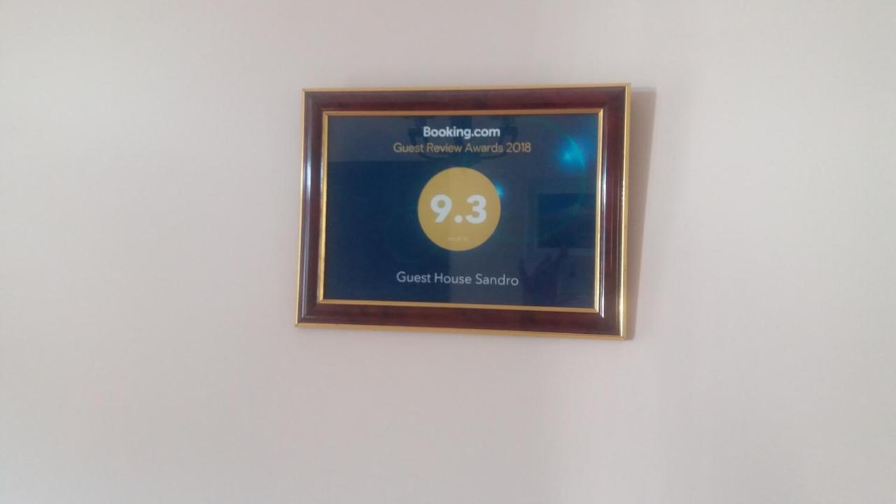 Guest House Sandro Kazbegi Bagian luar foto