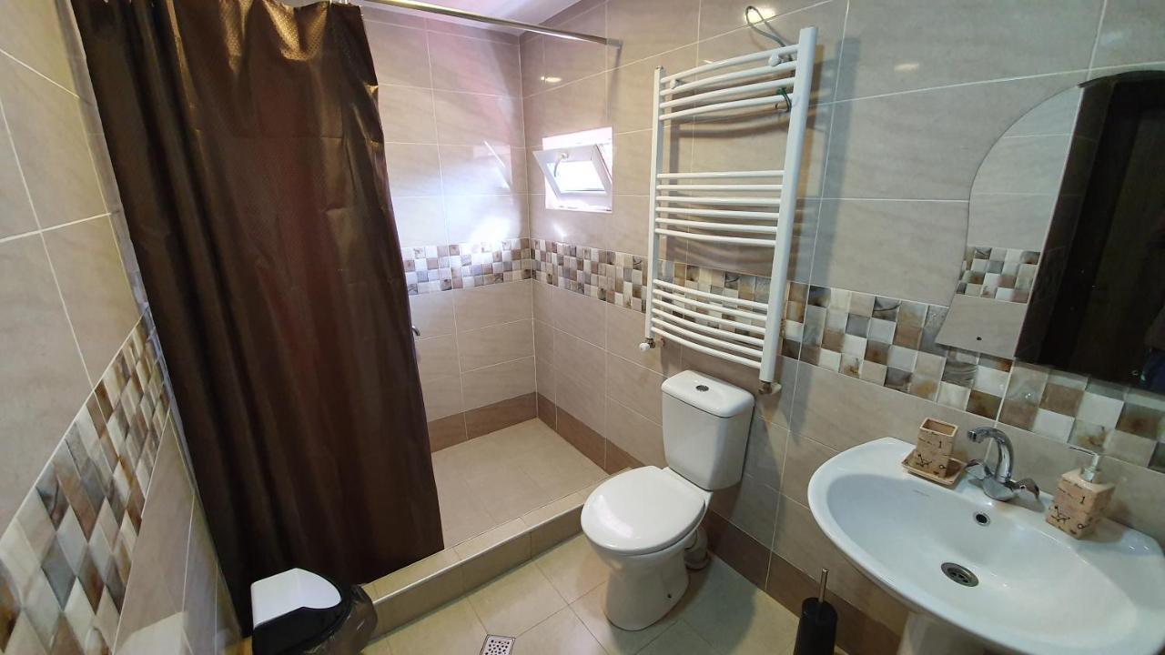 Guest House Sandro Kazbegi Bagian luar foto
