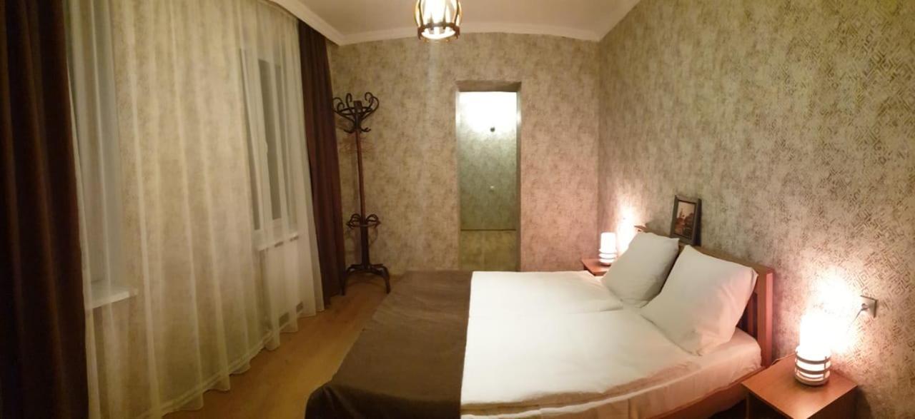Guest House Sandro Kazbegi Bagian luar foto