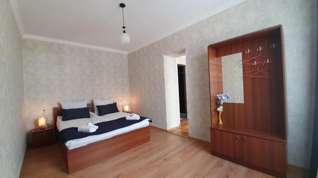Guest House Sandro Kazbegi Bagian luar foto