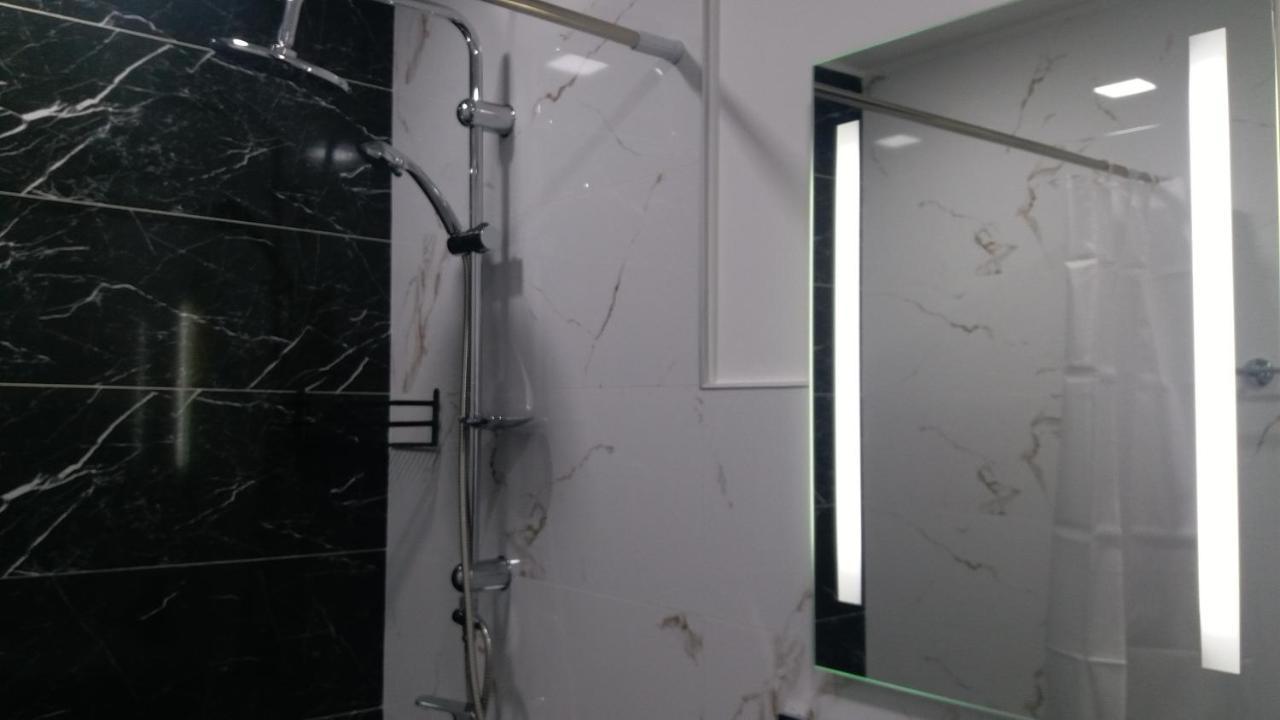 Guest House Sandro Kazbegi Bagian luar foto
