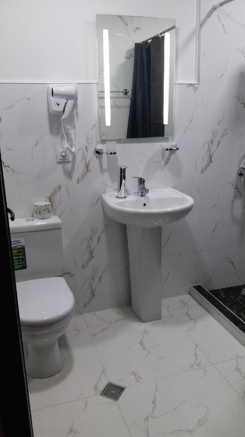 Guest House Sandro Kazbegi Bagian luar foto