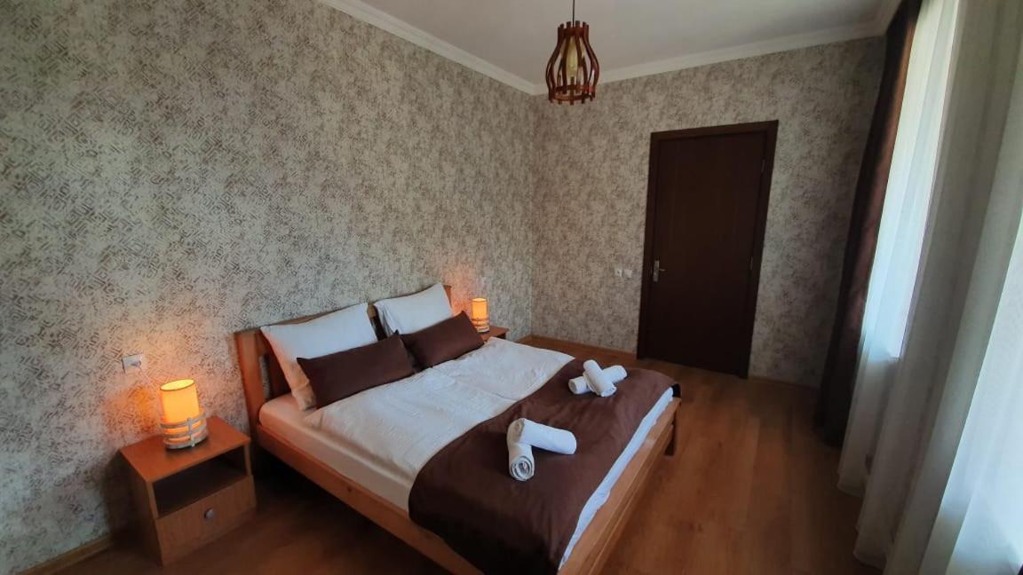 Guest House Sandro Kazbegi Bagian luar foto