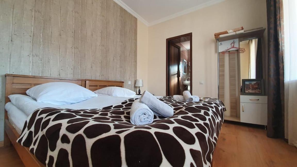 Guest House Sandro Kazbegi Bagian luar foto